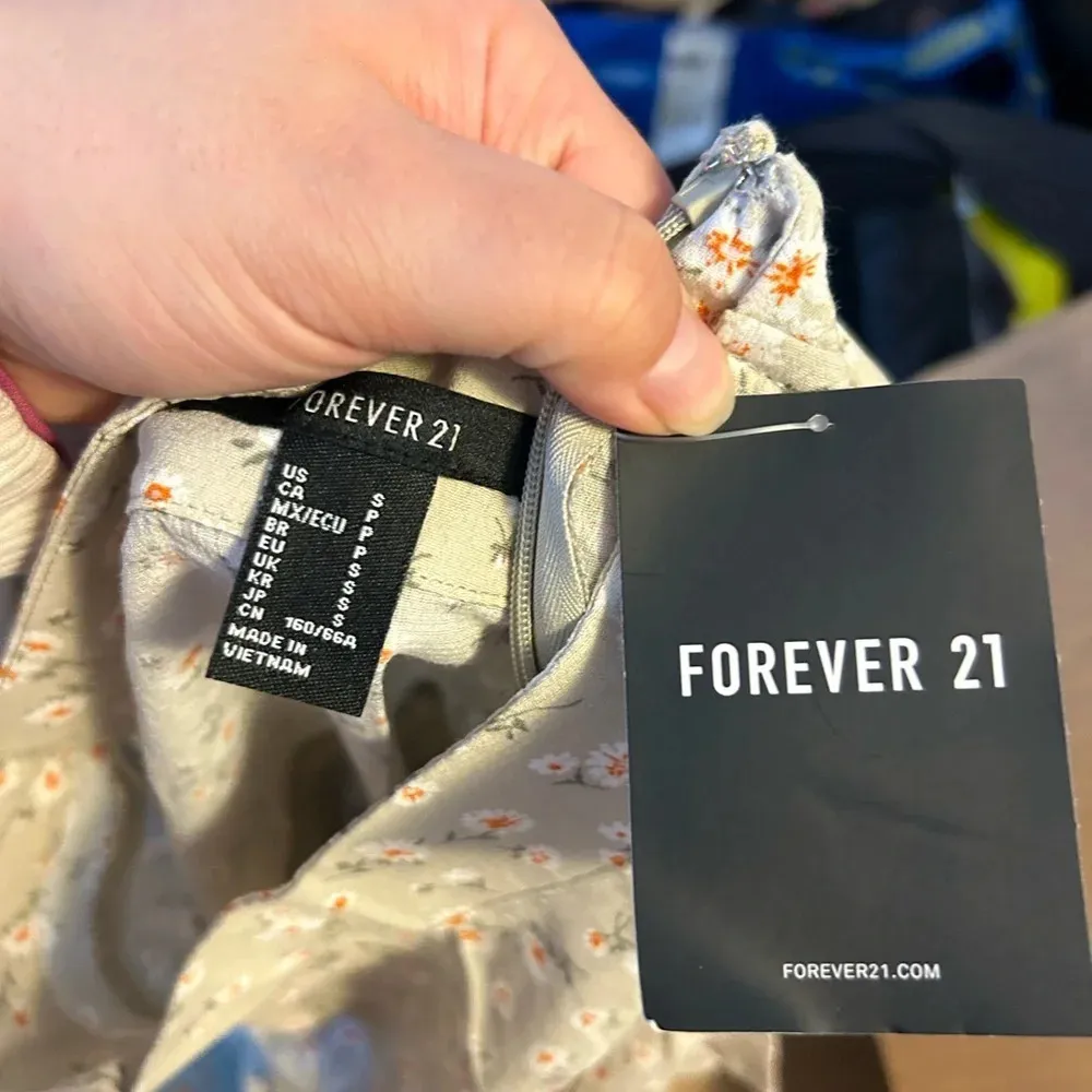 NWT FOREVER 21 FLORAL RUFFLE MINI SKIRT - Image 4