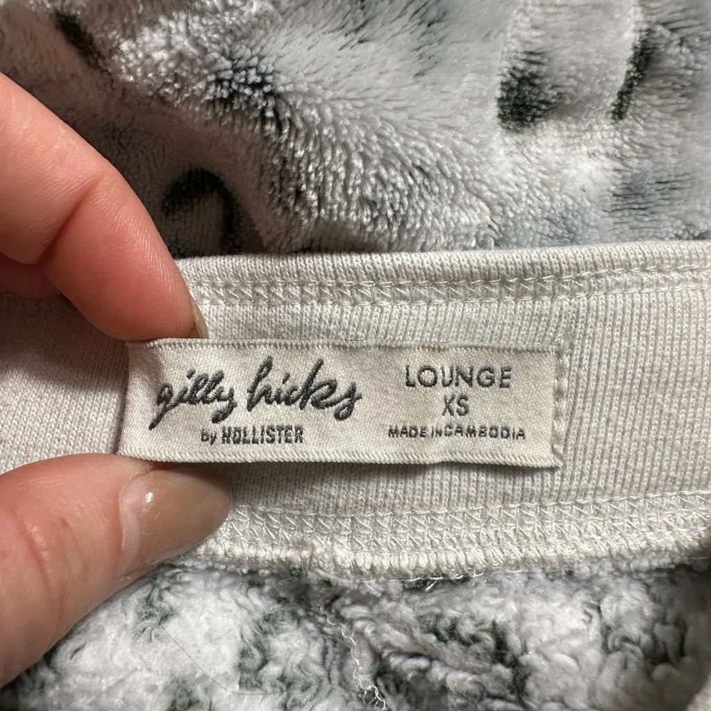 Hollister Gilly Hicks White Gray Leopard Print Lounge Shorts Size XS - Image 3
