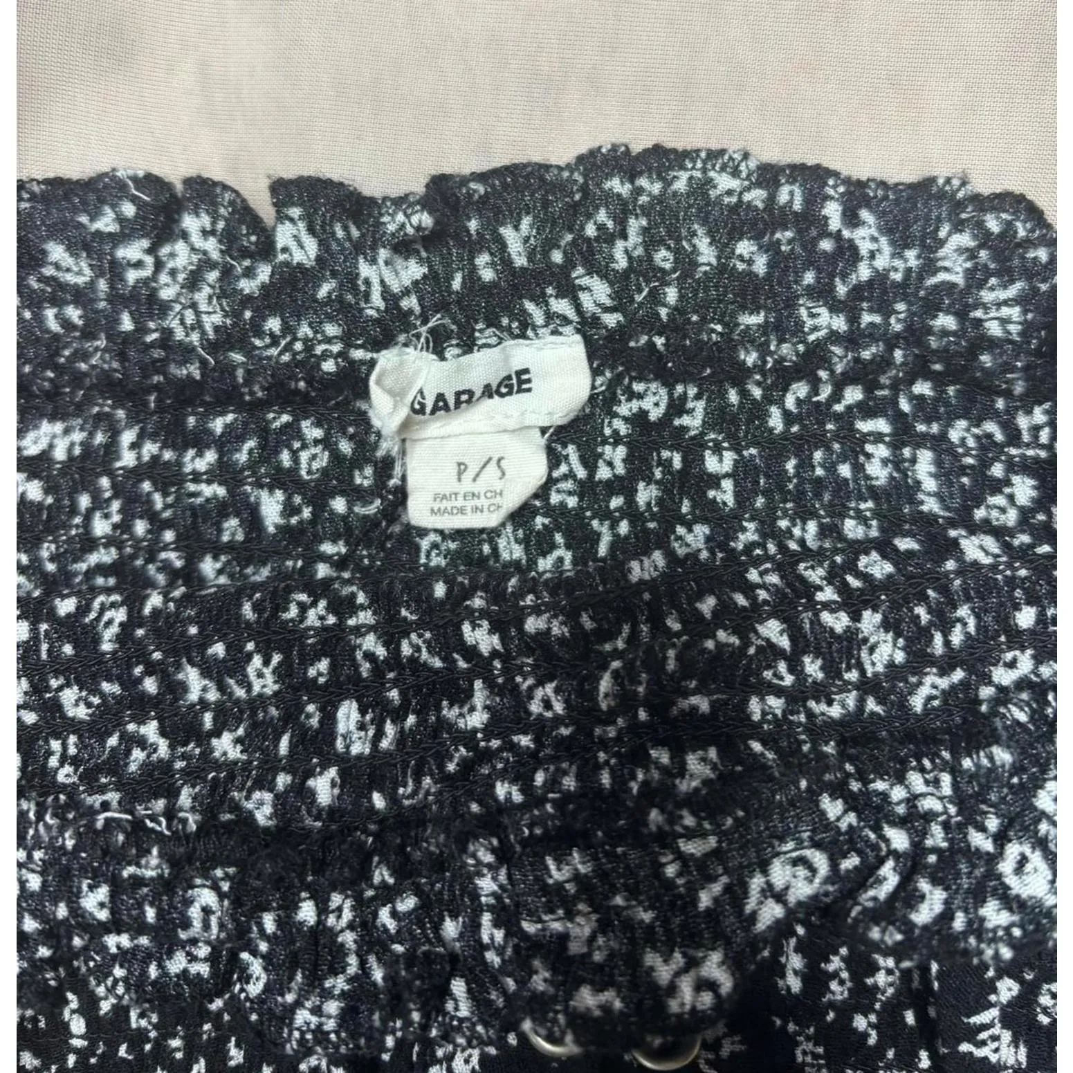 Garage Smocked Black Convertible Crop Tube Tank Top Silver Eyelets Size Small - Image 3