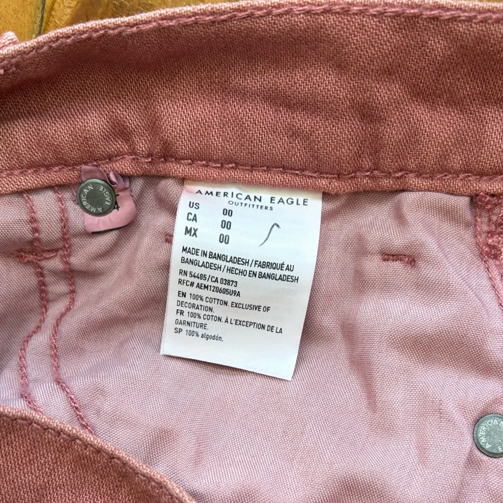 American Eagle Outfitters mauve Distressed high rise mom Shorts women’s 00 - Image 3