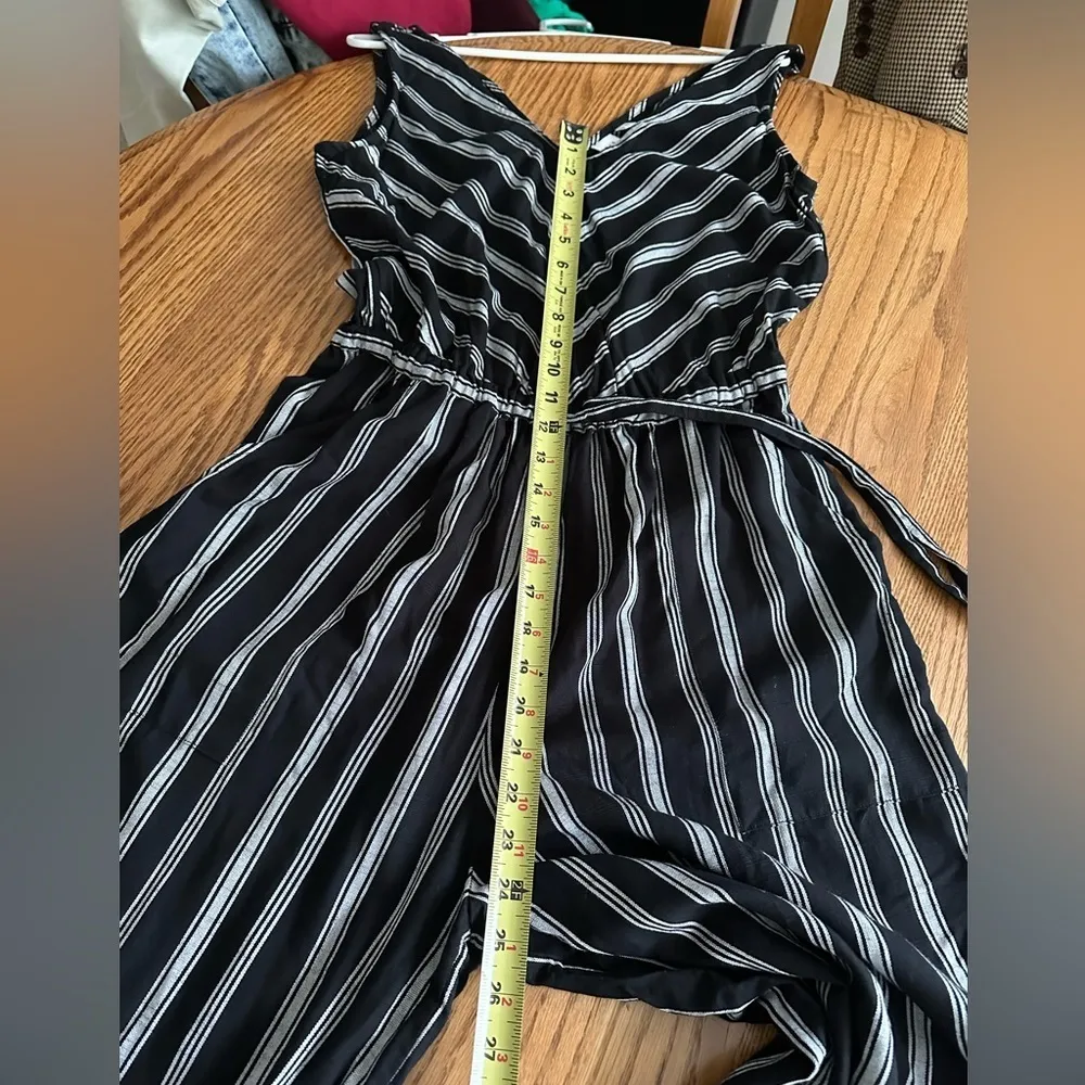 GAP Chevron Print V-Neck Wide-Leg Capri Romper Black & White Striped Size S Tall - Image 9