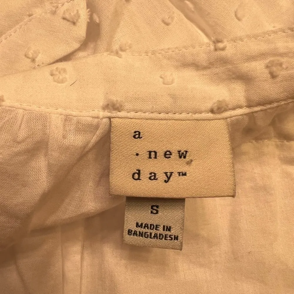 A new day long white cotton summery dress with Swiss dots and drawstring… - Image 10