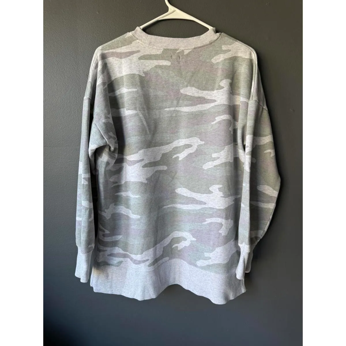 Aerie Gray Camouflage Sweatshirt Small - Image 2