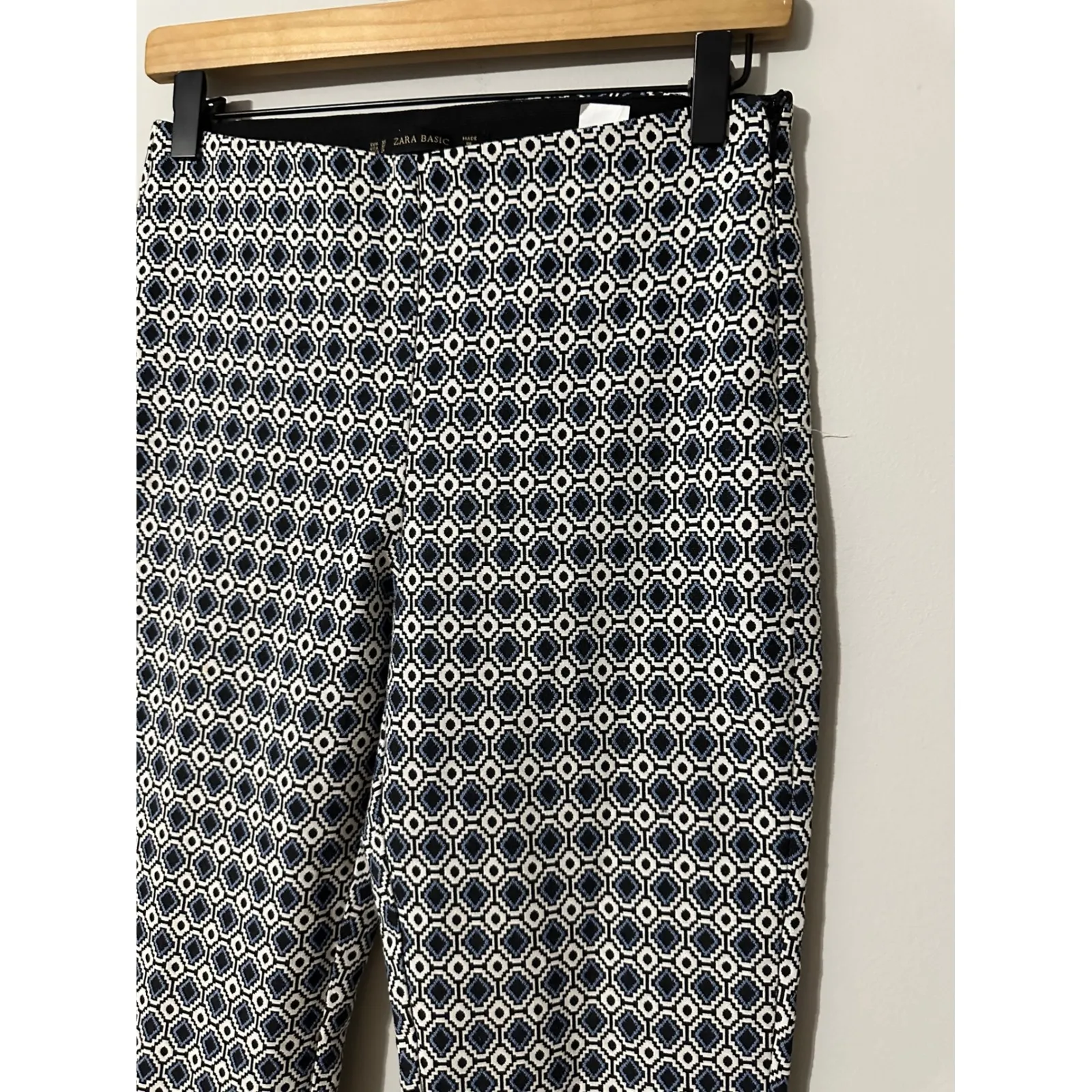 ZARA BASIC Geometric Print Slim Fit CROPPED Pants Women Size US XS White - Image 2