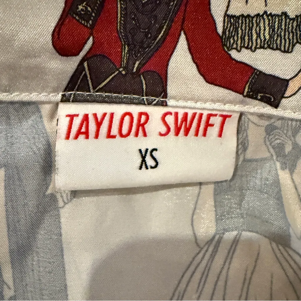 Taylor Swift RED (Taylor's Version) Eras Tour Graphic Satiny‎ Pajamas Set Sz XS - Image 8