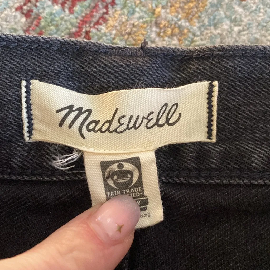 Madewell Long Denim Shorts Size 24 Washed Black 7.5" Raw Hem Relaxed Mid Length - Image 3