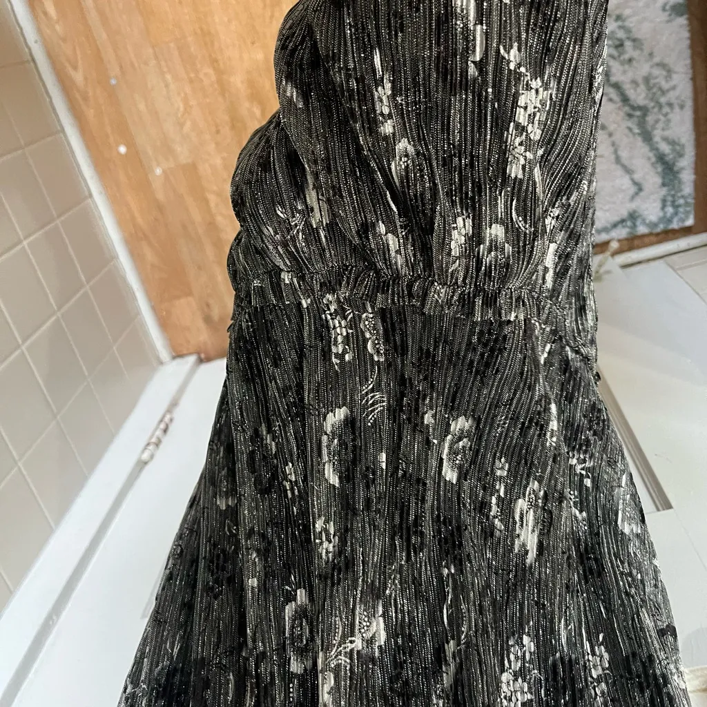 Storia Black and Silver Maxi Dress - Image 5