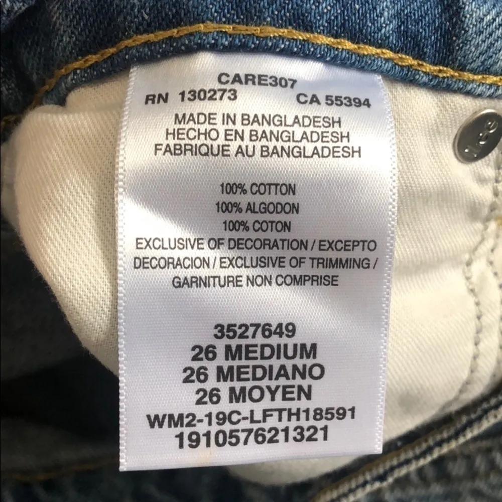 Lee distressed denim skirt size 26.  NWT. - Image 5