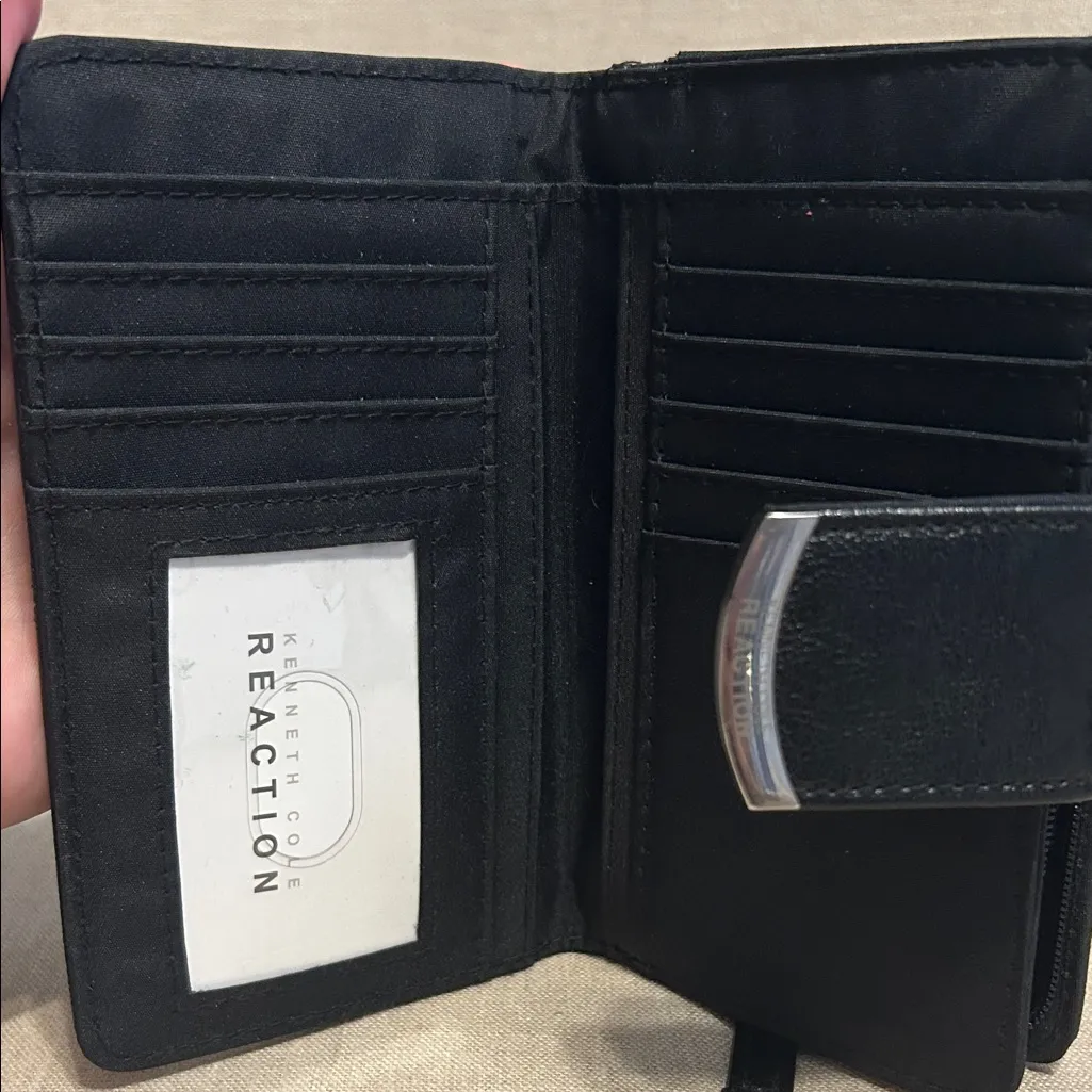 NWOT Kenneth Cole Reaction Black Wallet - Image 3