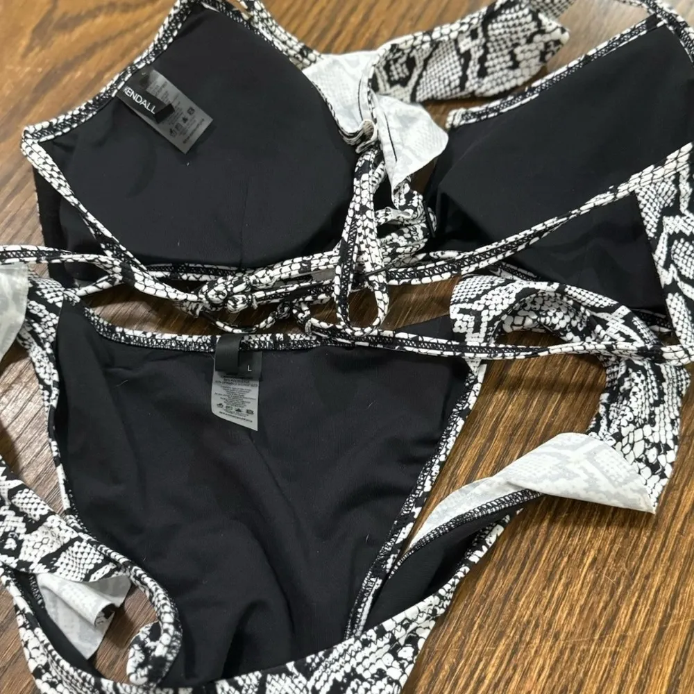 Kendall And Kylie Snake Print Bikini Size Large - Image 4