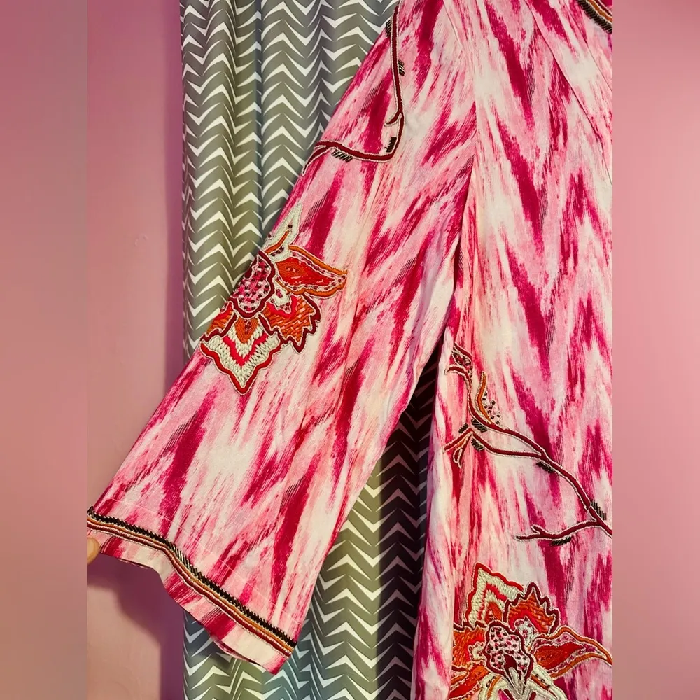 Soft Surroundings | Altea Pink & White Ikat Embroidered Beaded V-Neck Tunic, M - Image 5