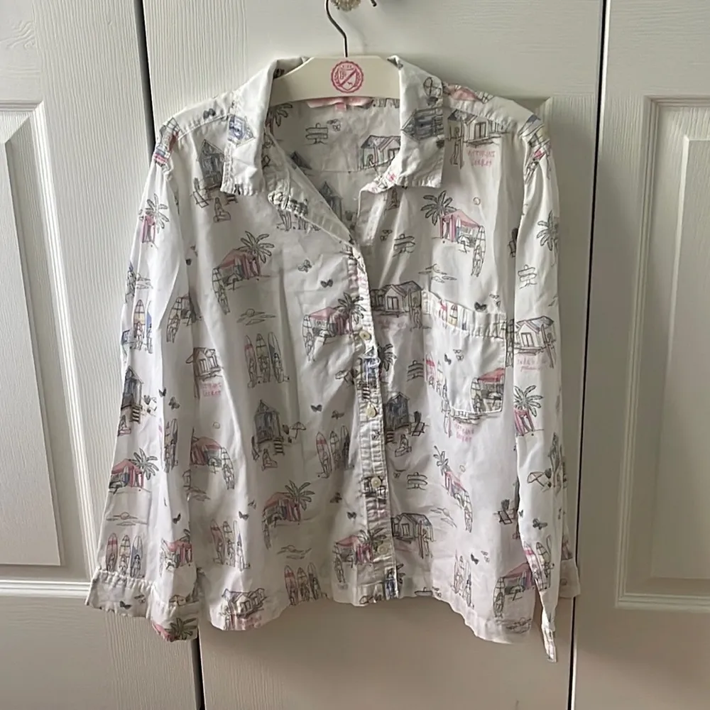 Victoria’s Secret Surf Beach Print Button Up Top - Image 2
