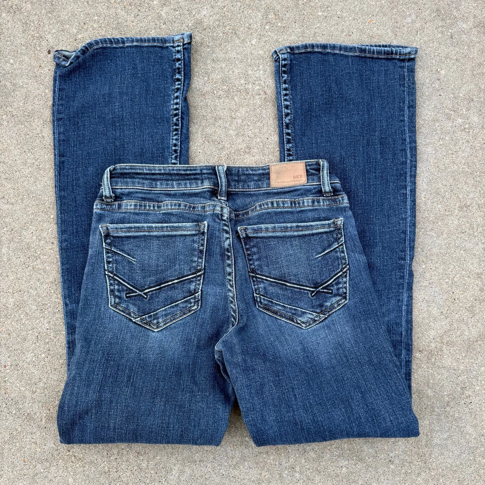 Buckle BKE Stella 28R Slim Fit Low Rise Boot Cut Blue Jeans ABK7808R Size 28 - Image 2