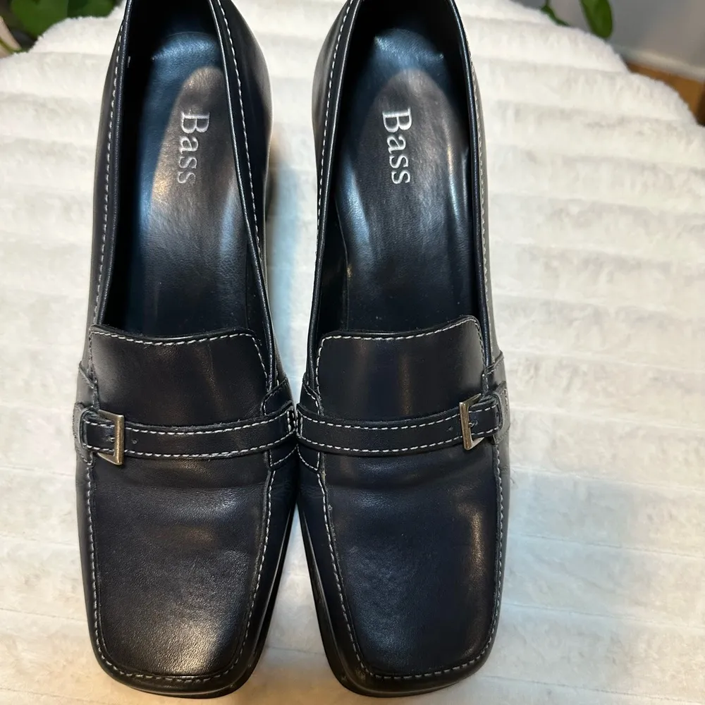 Bass Women's Black Loafers 👞 Size 8 - Image 2