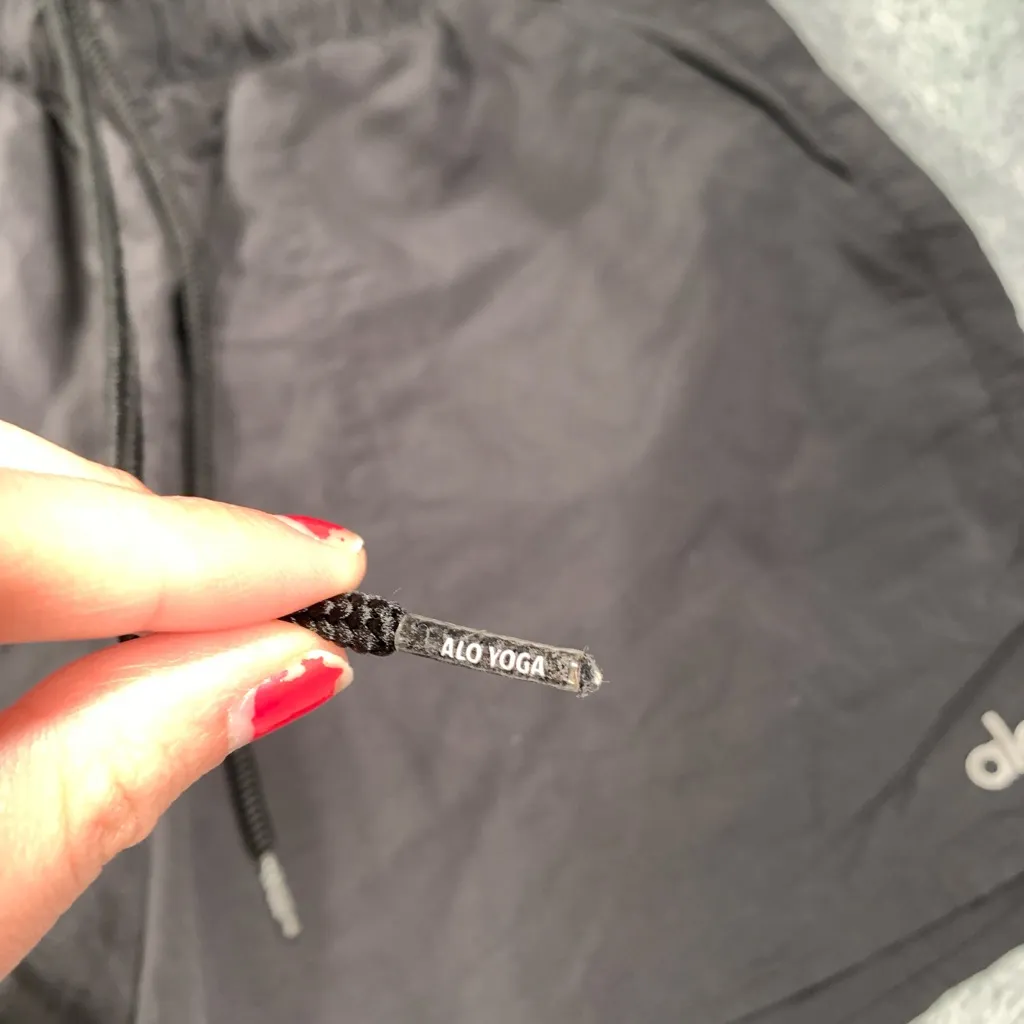 ALO Yoga Black Shorts XS - Image 3