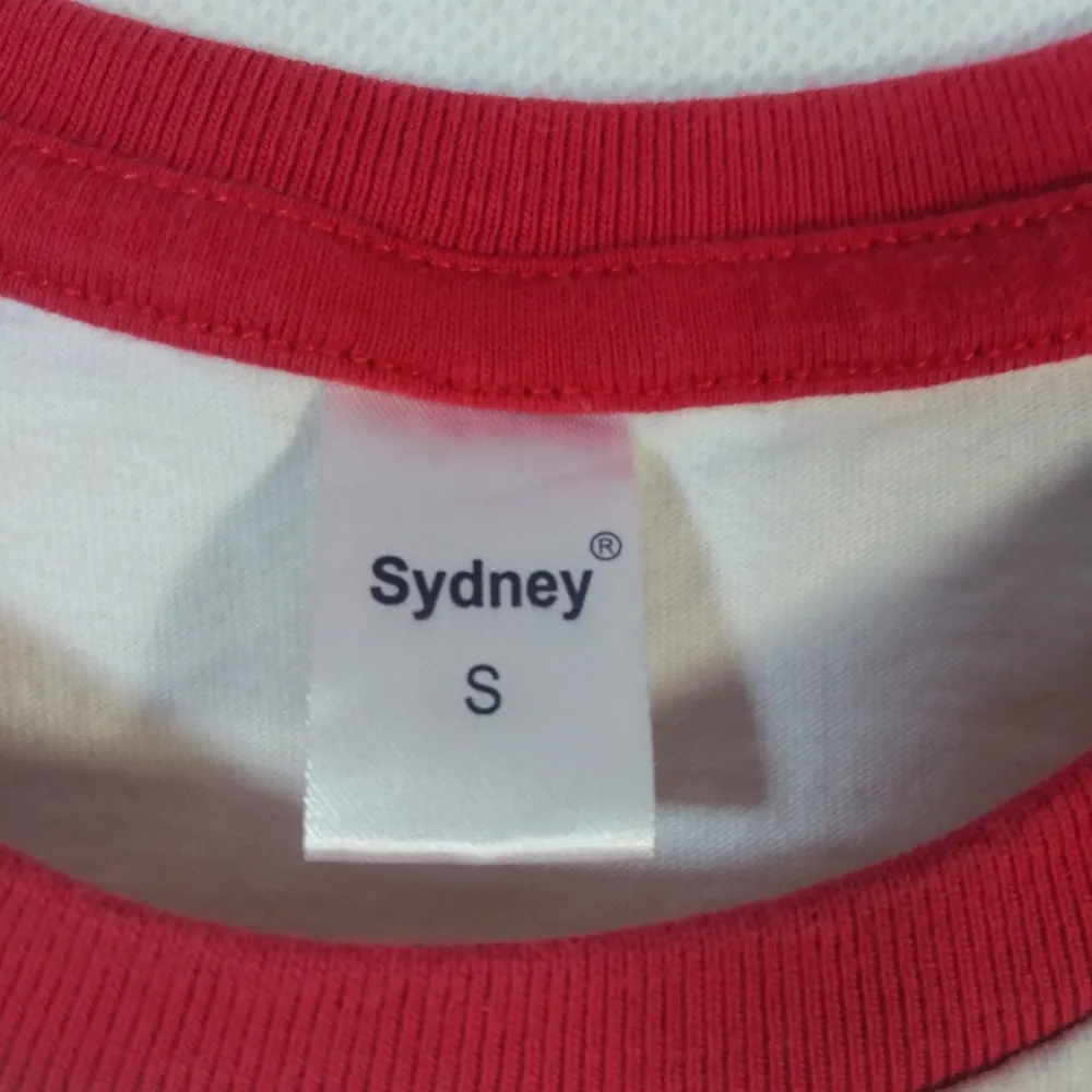 Sydney White Red Sonrie Cada Ria Short Sleeve Crew Neck Size Small - Image 7