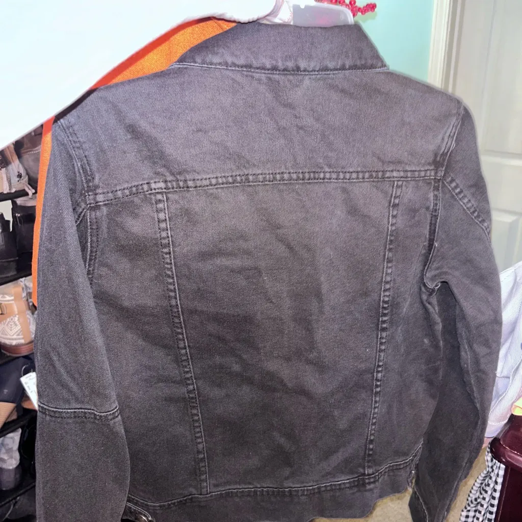 Free People Classic Black Denim Jacket. Size S. EUC - Image 2