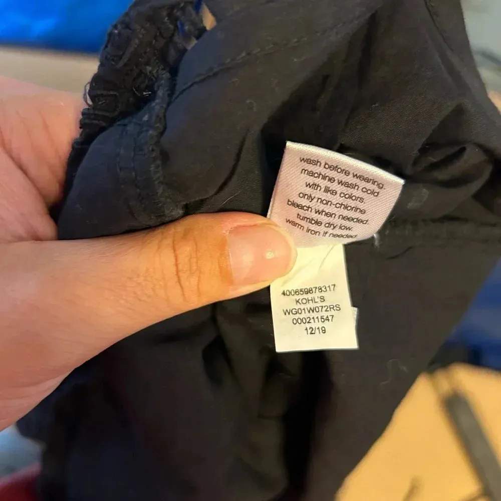 Elizabeth & James Black Eyelet Puff Sleeve Blouse - Image 4