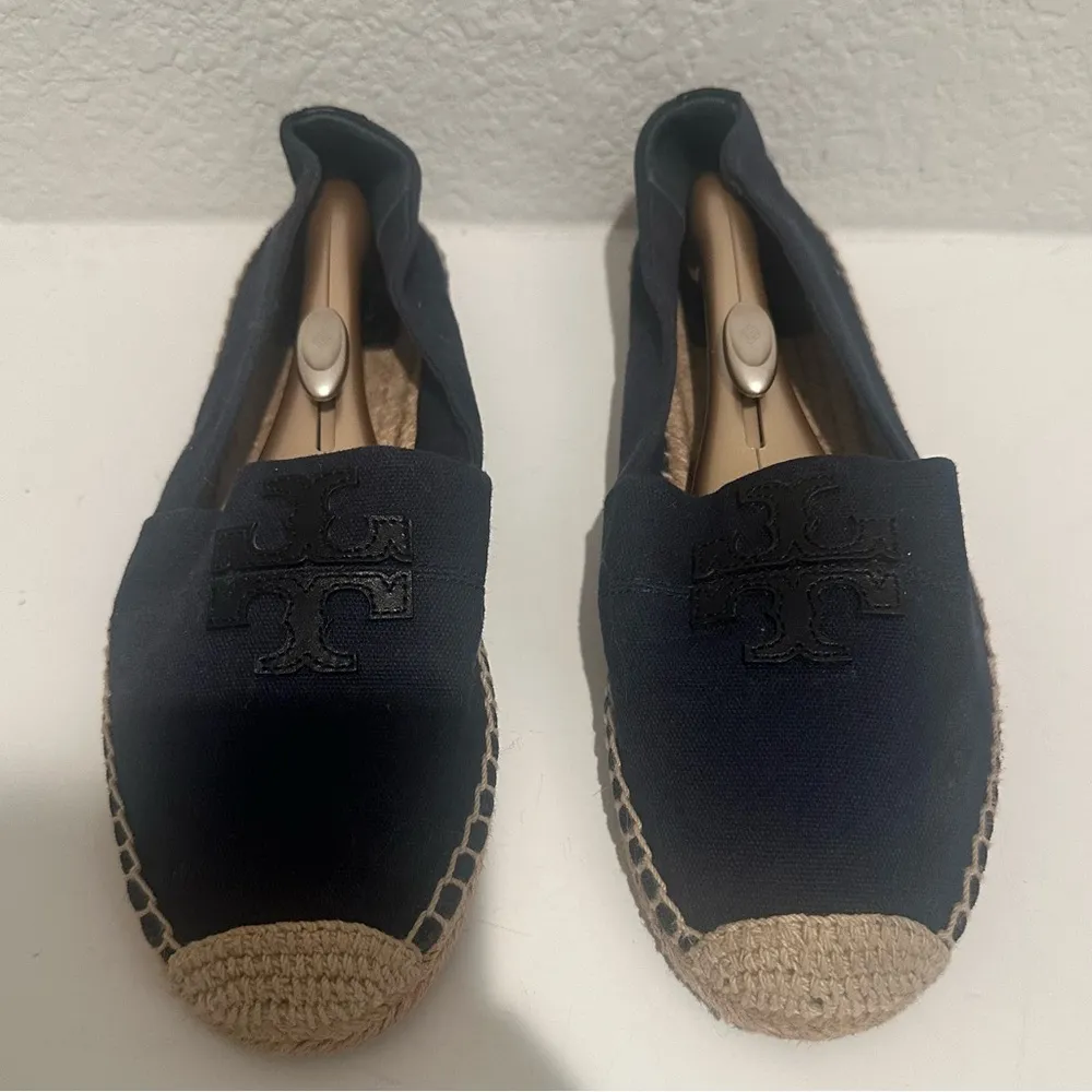 Tory Burch Weston Navy Blue and Black Flat Espadrille Slip On Shoes 9.5 - Image 2