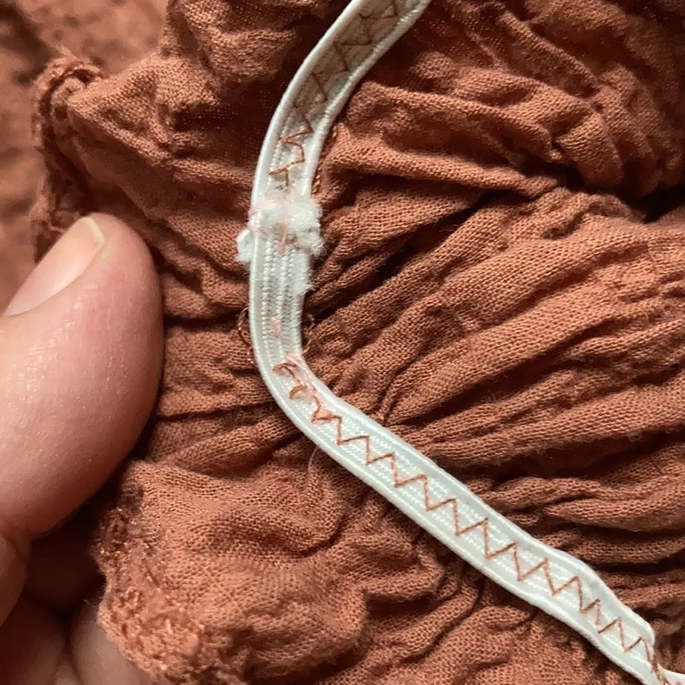 Zara‎ textured weave ruffled shirt neutral color size medium - Image 4