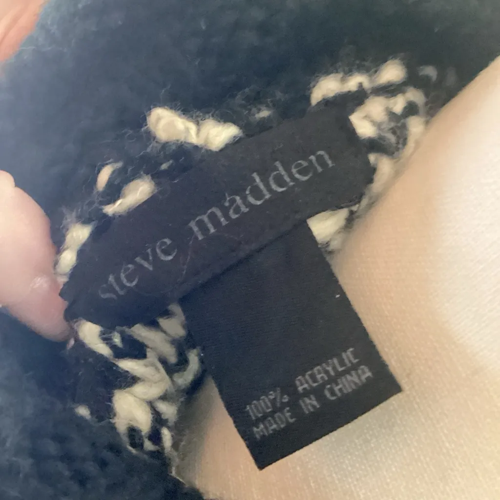 Steve Madden Black and White Knit Poncho - Image 3