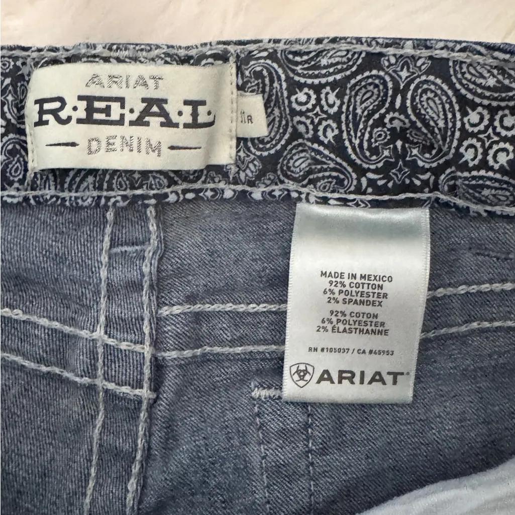 Ariat Blue Boot Cut Jeans Classic Style size‎ 31 R 
Real Straight - Image 8