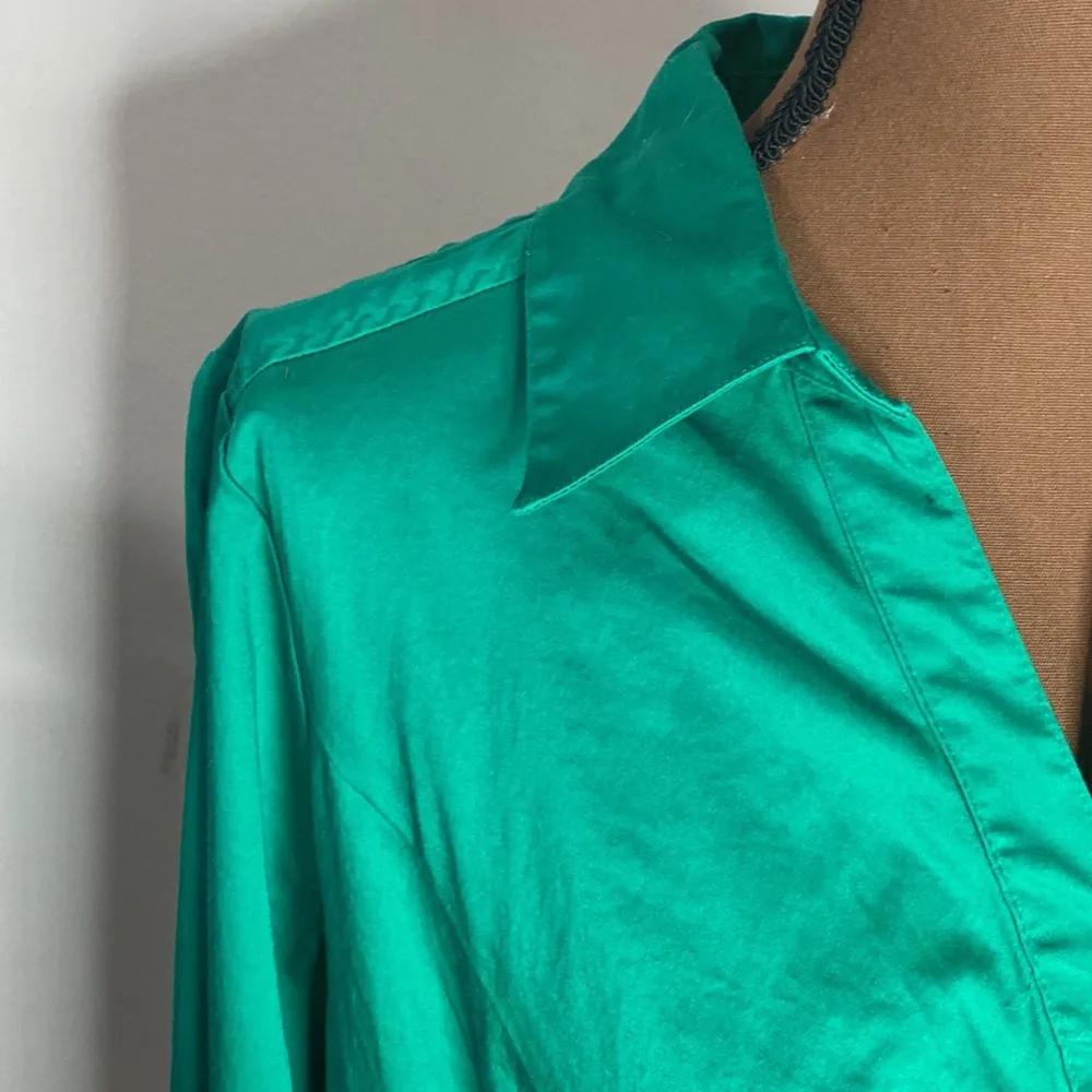 Lane Bryant Kelly green v-neck button down shirt with smock detail size 16 - Image 6