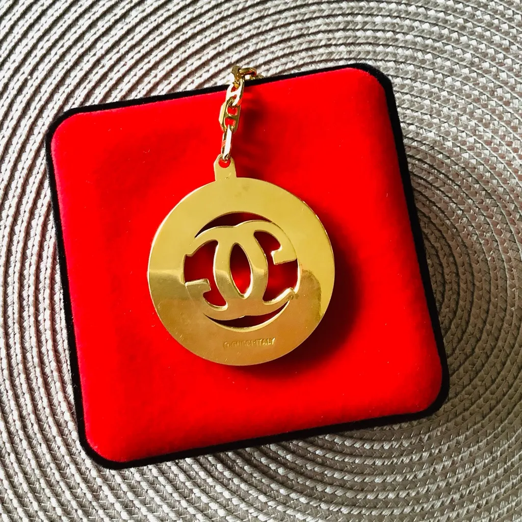 Gucci Authentic  key/ purse charm 🔥🔥 - Image 12