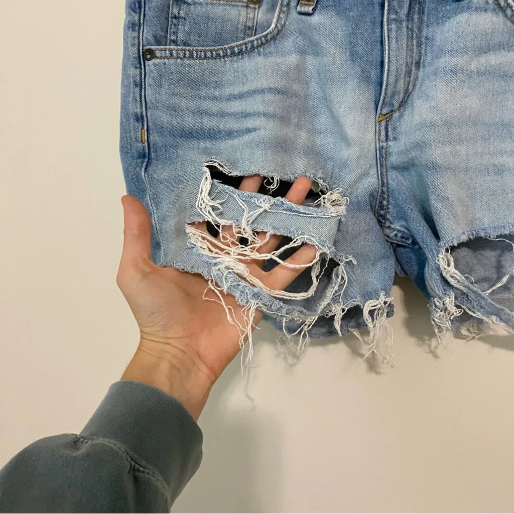 Rag and Bone Light Wash Distressed Denim Shorts size 26 - Image 3