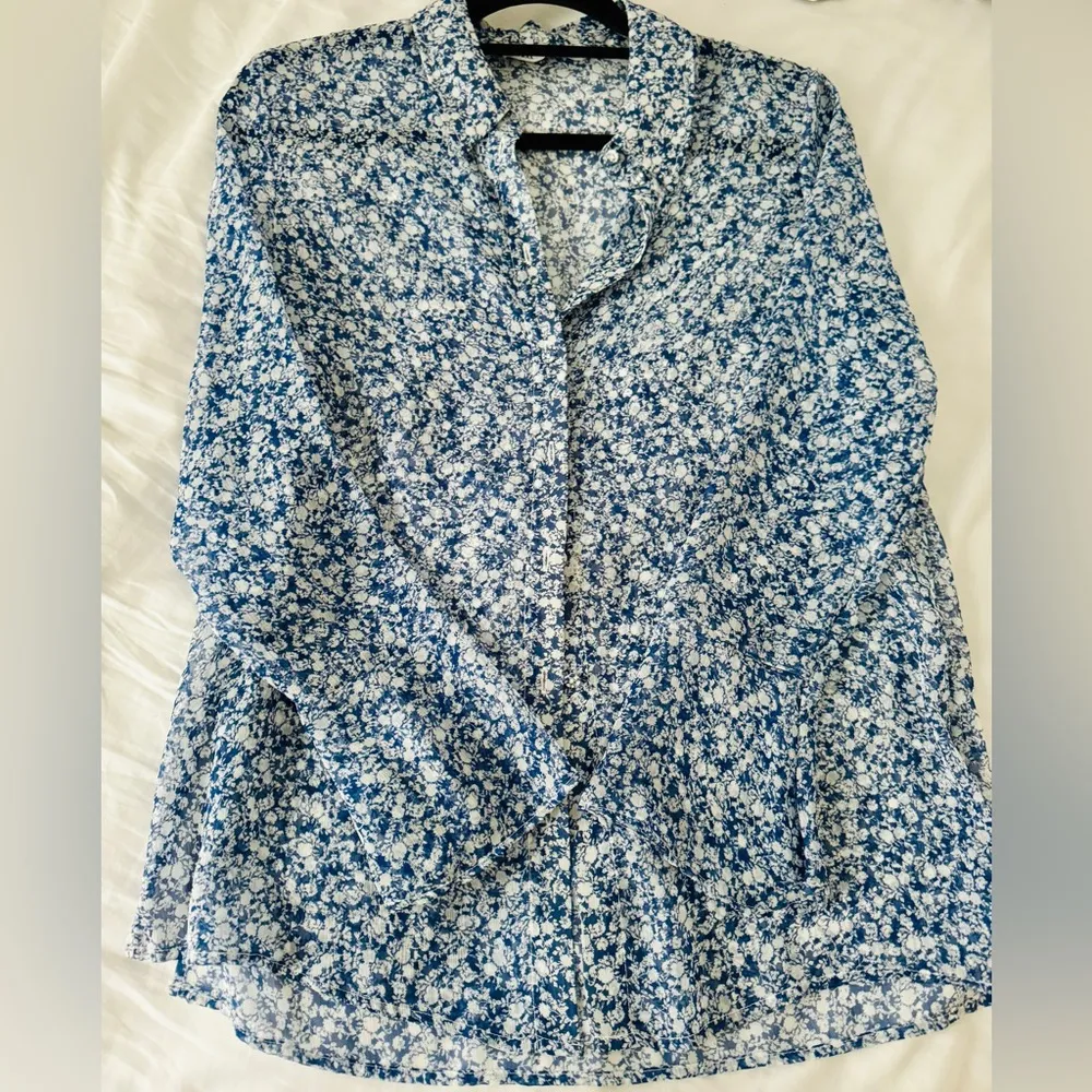 Zara sheer blue white ditzy floral button-down blouse size S - Image 9