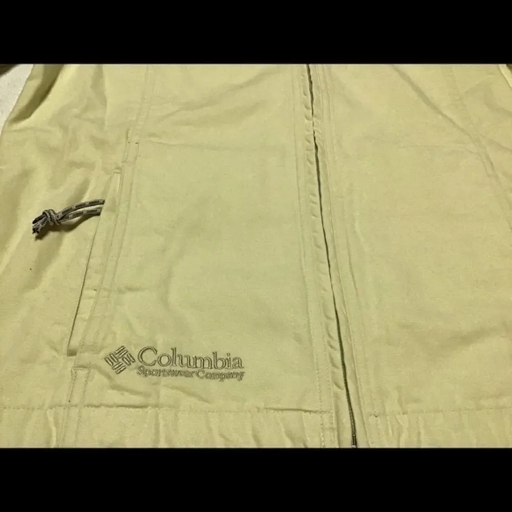 Columbia Yellow  medium lightweight spring jacket - Image 3