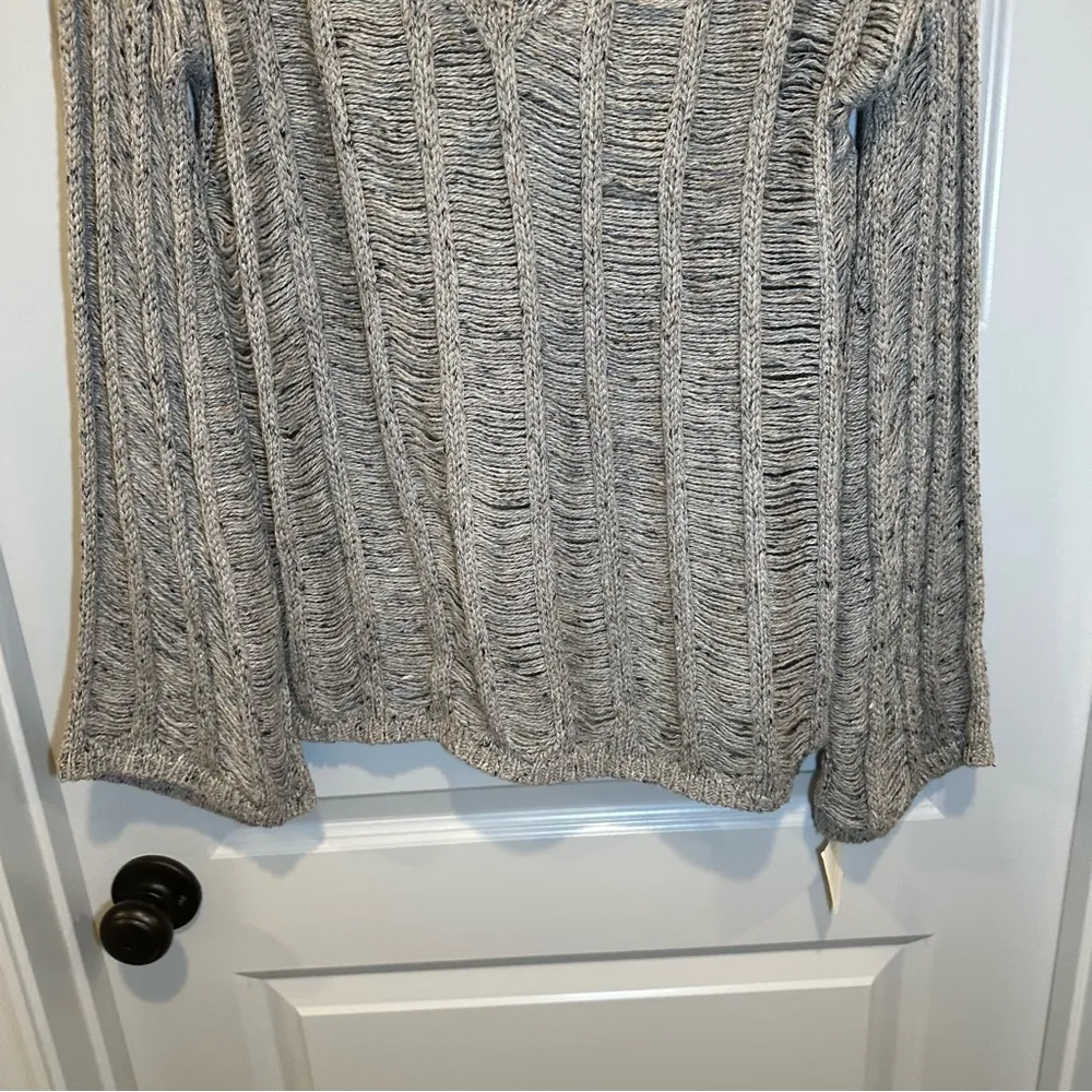 Leith NWT  Heather Grey Delicate Knit V Neck Sweater S - Image 5