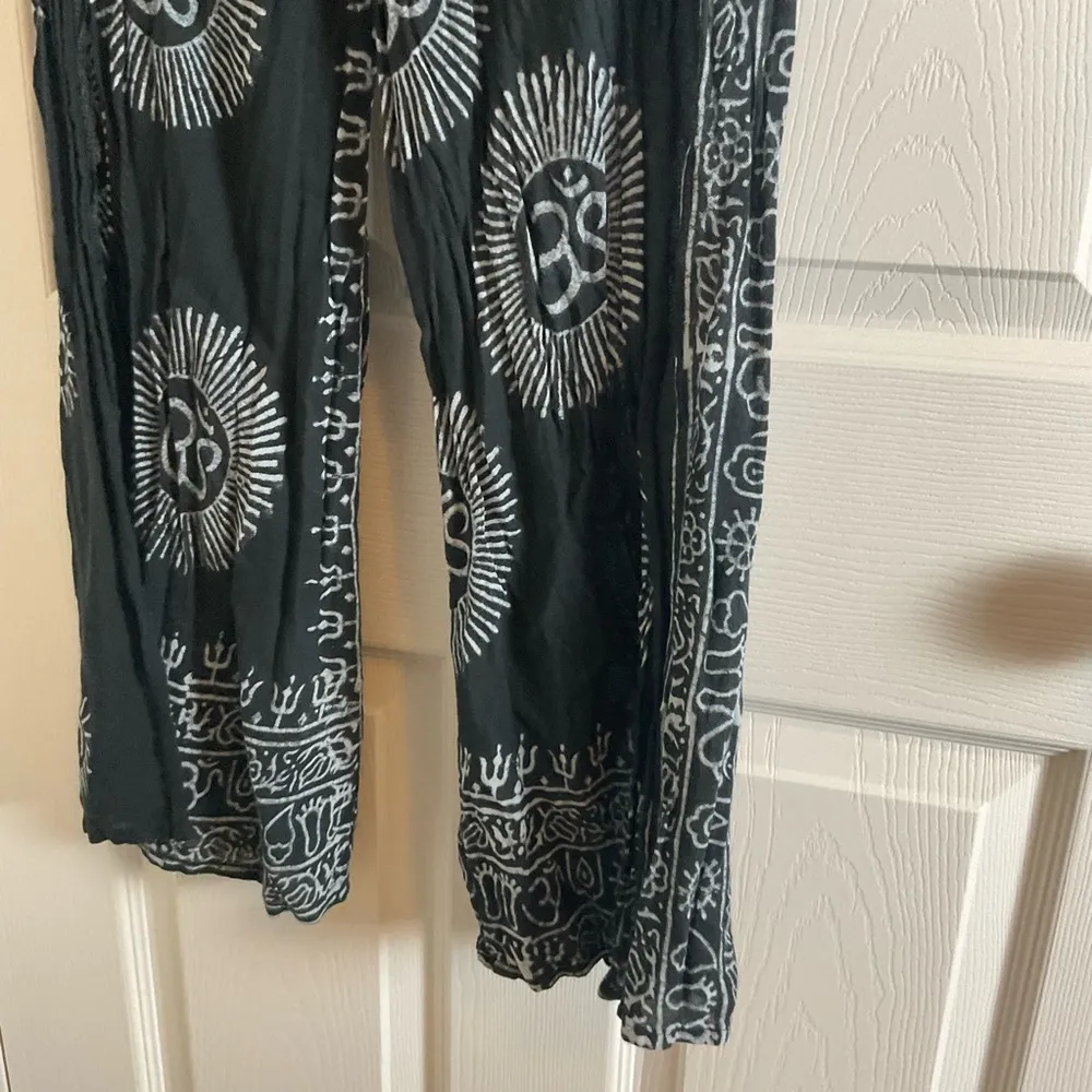Earth Bound Trading size small Boho Sheer Black Pants White - Image 4