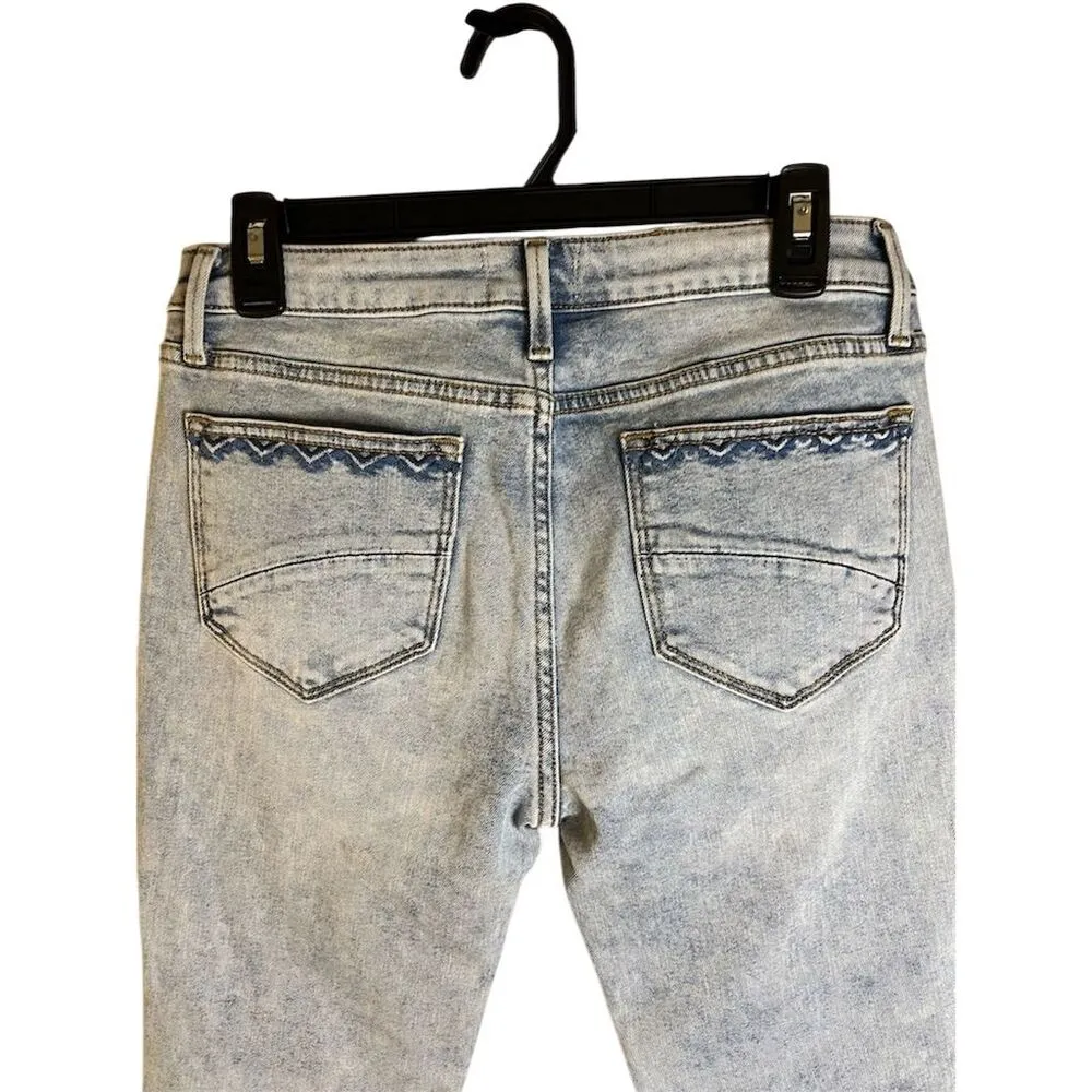 Driftwood Women's High-Waisted Floral Embroidered Jeans Size 28 - Image 4