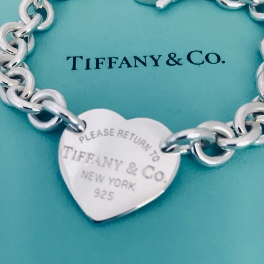 Tiffany & Co. Return to Tiffany Heart Tag Charm Bracelet 7.5” Sterling Silver - Image 2