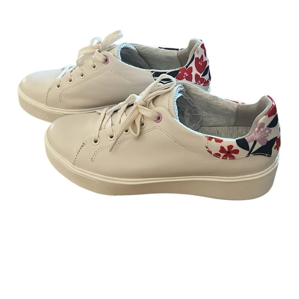 Naturalizer Morrison 2.0 White Lilac, Size 7.5Wide NWT Display pair tried on - Image 4