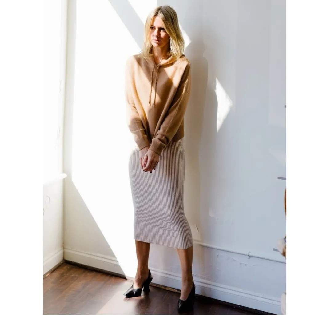 Anine Bing Julian Ribbed Knit Midi Skirt in Ivory and Camel Size Small Bodycon - Image 4