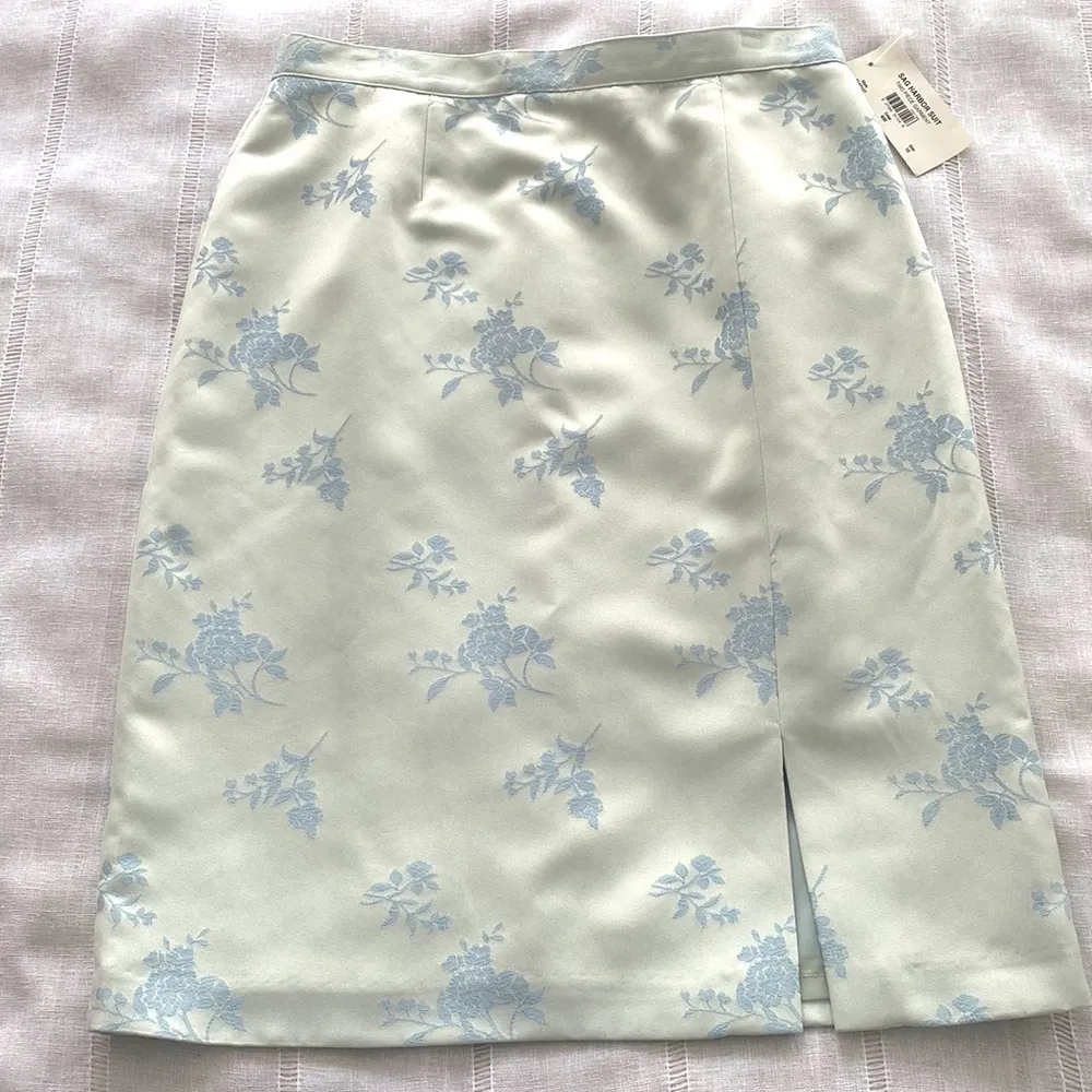 NWT Sag Harbor Suit vintage skirt in pale blue with floral print. - Image 2