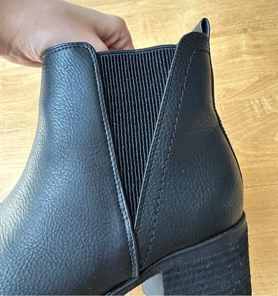 Jody Chelsea Boot, Black, Women’s Heeled Leather Booties, Size 9M - Image 14