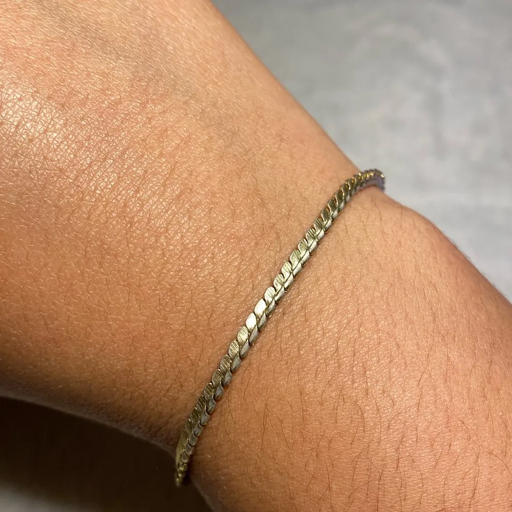 Avon Cuban Link Golden Bracelet Gold - Image 3