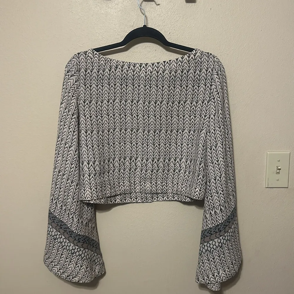 Free People  Stars Aligned printed bell sleeve top Size‎ Small - Image 6