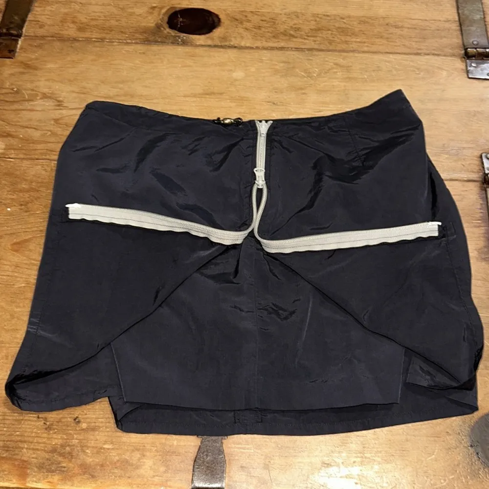 Banana Republic Black Nylon Skort Size 8 - Image 3