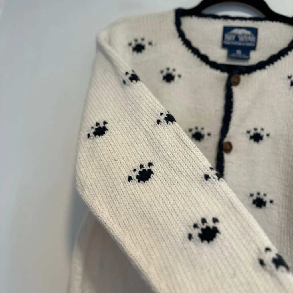 VTG 80s/90s Rey Wear Sz: S hand knit cotton AOP paw print Wooden Button cardigan White - Image 8