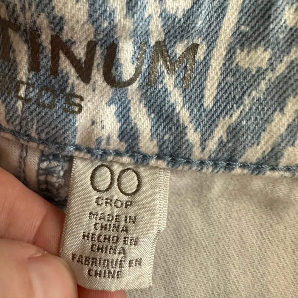 Chicos Platinum Tribal Ikat Print Crop Jean Southwestern Size XS - Image 7