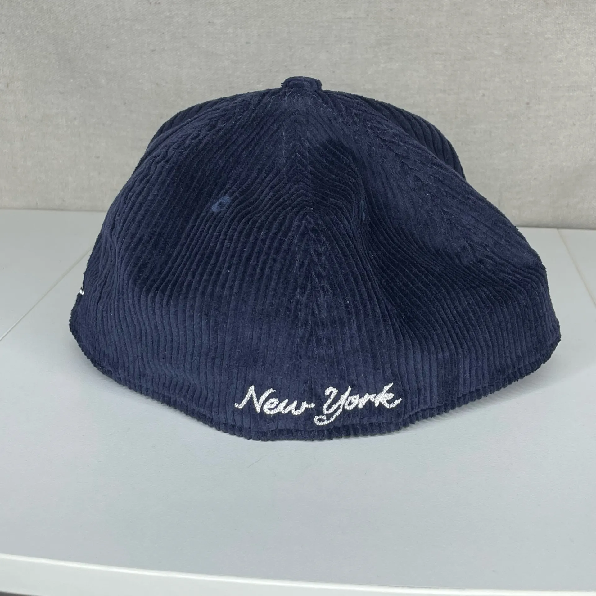 NWT Navy Blue New York Yankees MLB Baseball Corduroy New Era Fitted Cap Hat size 8 - Image 4