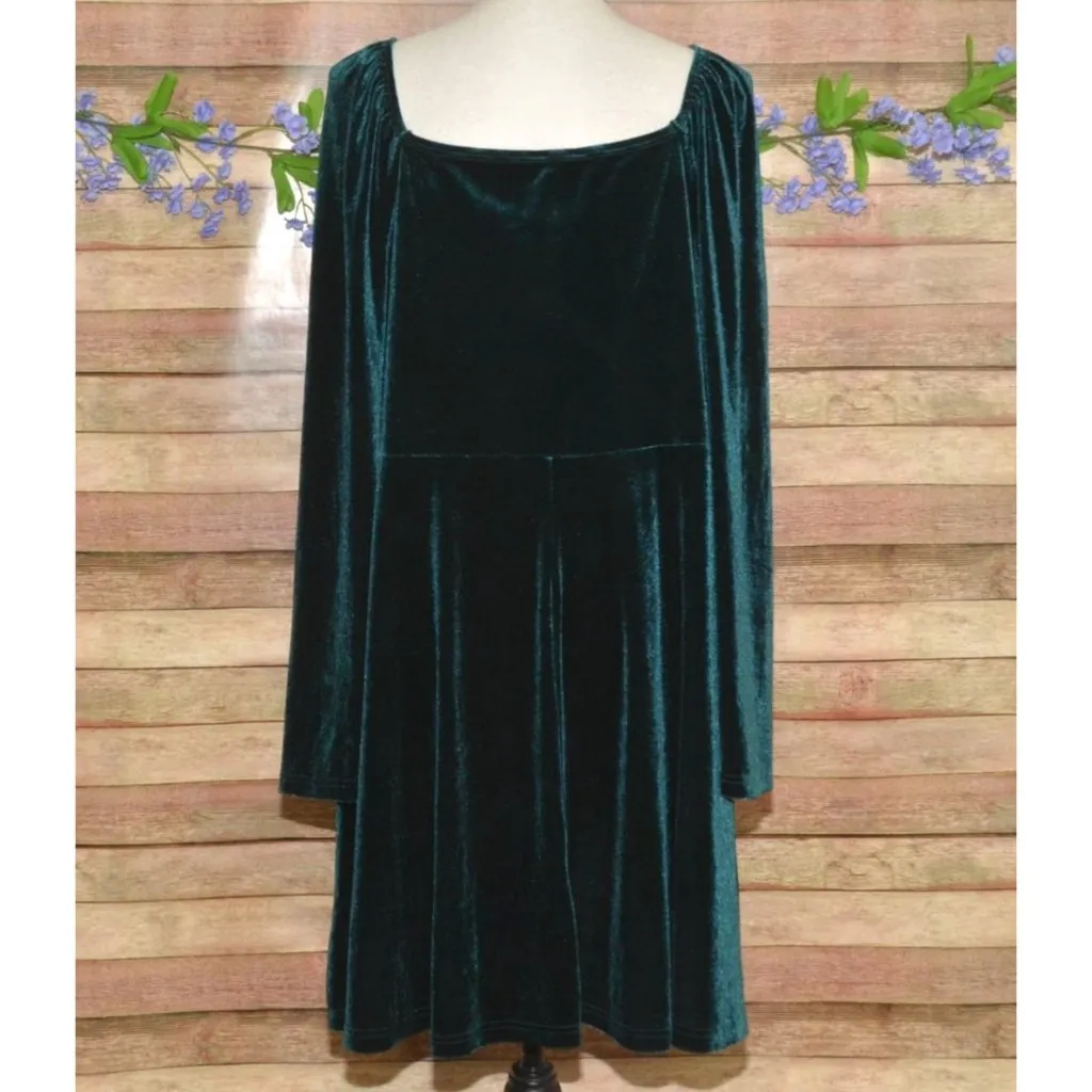 Shein Curve Green Velvet Knee Length Fit 'N' Flare Dress Size 1XL Fairy Core - Image 7