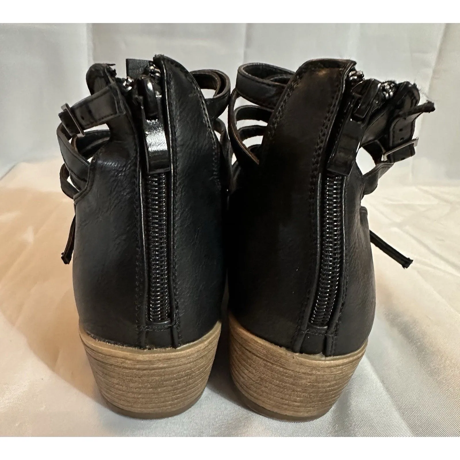 Brinley Co Womens Savvy Closed Toe Strappy Faux Leather Ankle Boot Black Sz 8 - Image 5