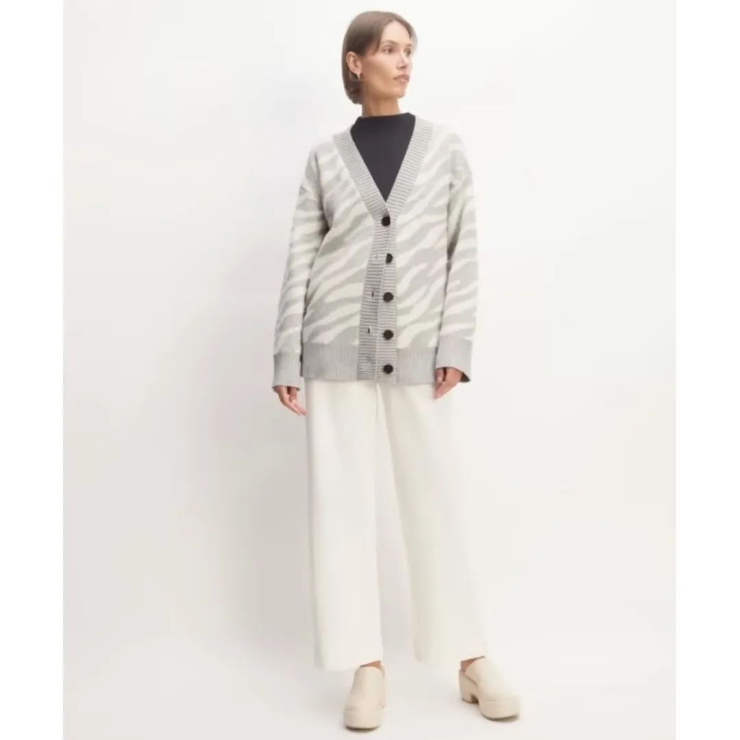 Everlane‎  Wonens Oversized Alpaca Tiger Jacquard Cardigan  White/Gray Sz S NWT - Image 3