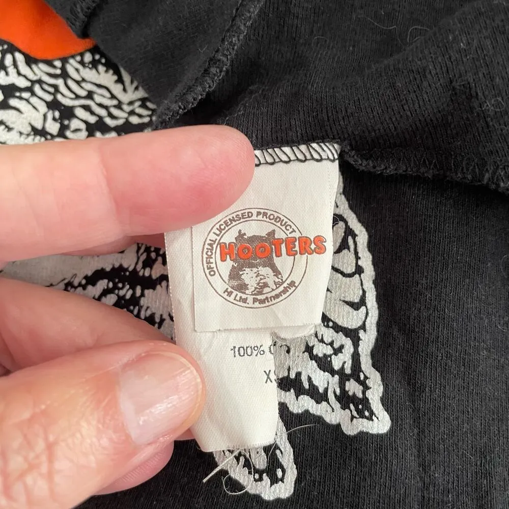 Hooters tank top, size extra small, XS - Image 2