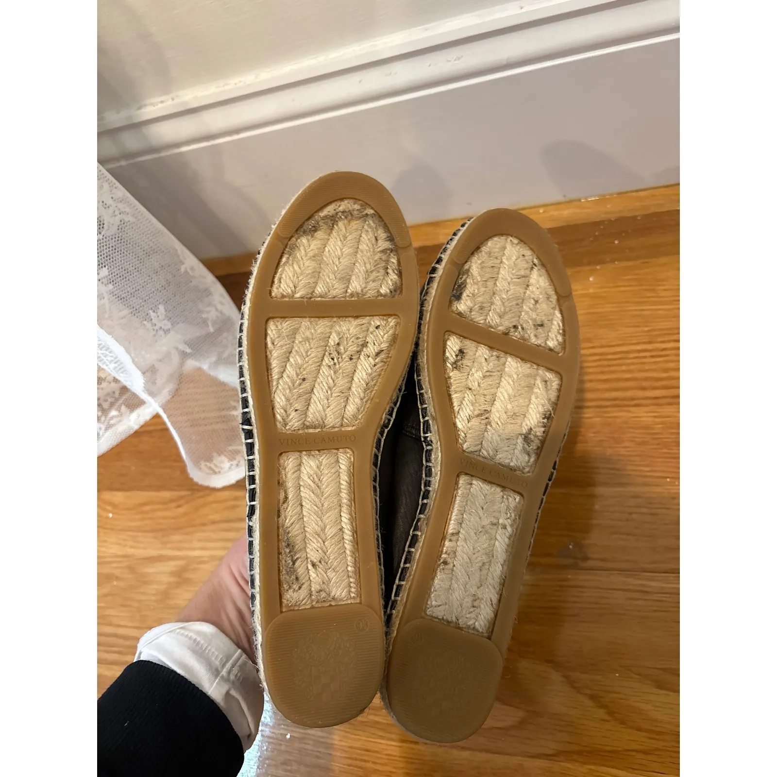 Vince Camuto Black Leather Espadrille Flats Slip On Shoes Womens Size 9.5 - Image 4